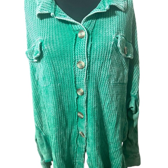 Zenana Green Button-Up Waffle Knit Shirt Size L/XL - Picture 2 of 2